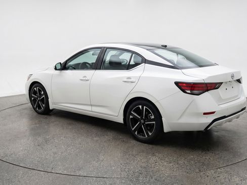 Used 2025 Nissan Sentra SV image 6