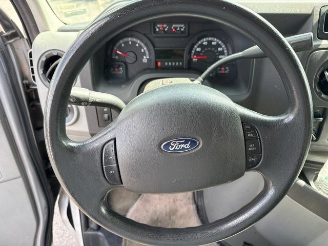 Used 2014 Ford E-350 and Econoline 350 XLT RWD image 13