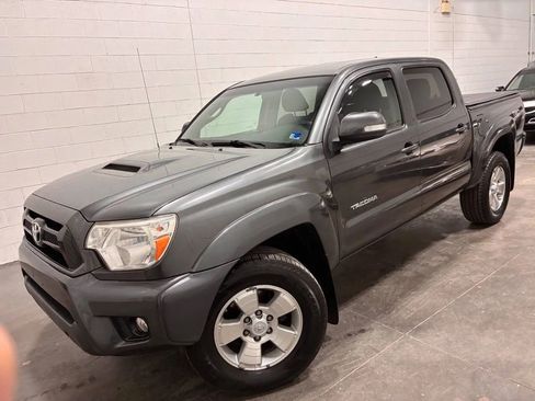 Used 2014 Toyota Tacoma 4x4 Double Cab w/ TRD Sport Package image 5