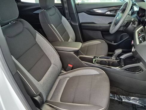 Used 2025 Chevrolet TrailBlazer LS w/ LS Convenience Package FWD image 27