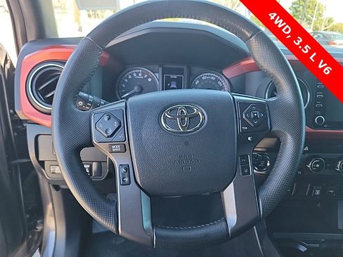 Used 2020 Toyota Tacoma TRD Sport image 21