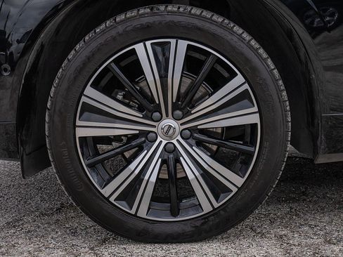 Used 2023 Volvo XC60 B5 Plus w/ Climate Package image 33