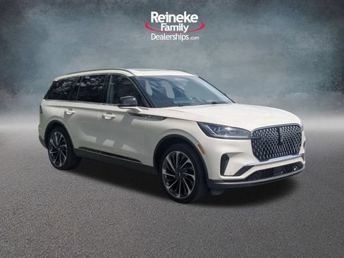 Used 2025 Lincoln Aviator Reserve w/ Equipment Group 201A AWD/4WD image 3