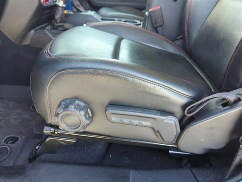 Used 2023 Jeep Gladiator Rubicon w/ Cold Weather Group image 10