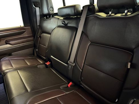 Used 2024 GMC Sierra 3500 Denali image 16