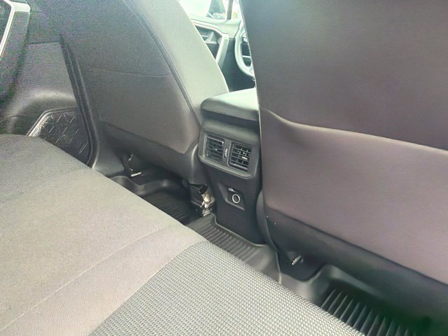 Used 2022 Toyota RAV4 LE AWD/4WD image 14