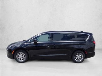 New 2027 Chrysler Pacifica Select FWD video 2