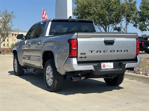 Certified 2025 Toyota Tacoma SR5 image 3