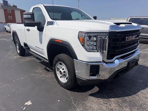 Used 2022 GMC Sierra 2500 Pro w/ Convenience Package AWD/4WD image 2