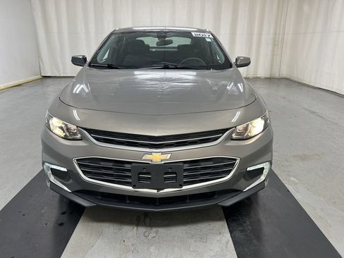 Used 2017 Chevrolet Malibu LT FWD image 3