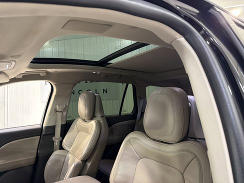 Used 2023 Lincoln Aviator Reserve w/ Equipment Group 201A image 10