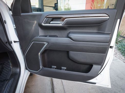 Used 2023 GMC Sierra 1500 SLE w/ Preferred Package image 25