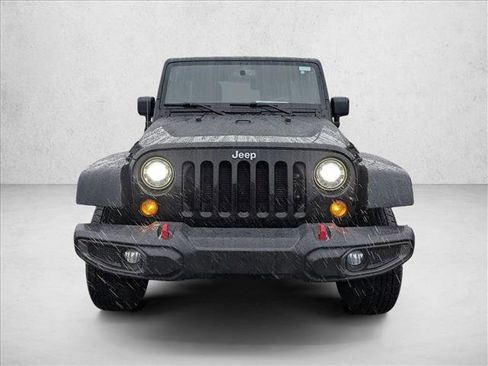 Used 2017 Jeep Wrangler Unlimited Rubicon w/ Connectivity Group AWD/4WD image 2