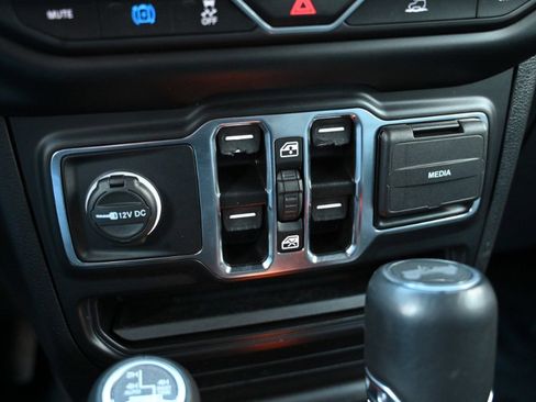 Used 2022 Jeep Wrangler Unlimited Sahara w/ Cold Weather Group image 32