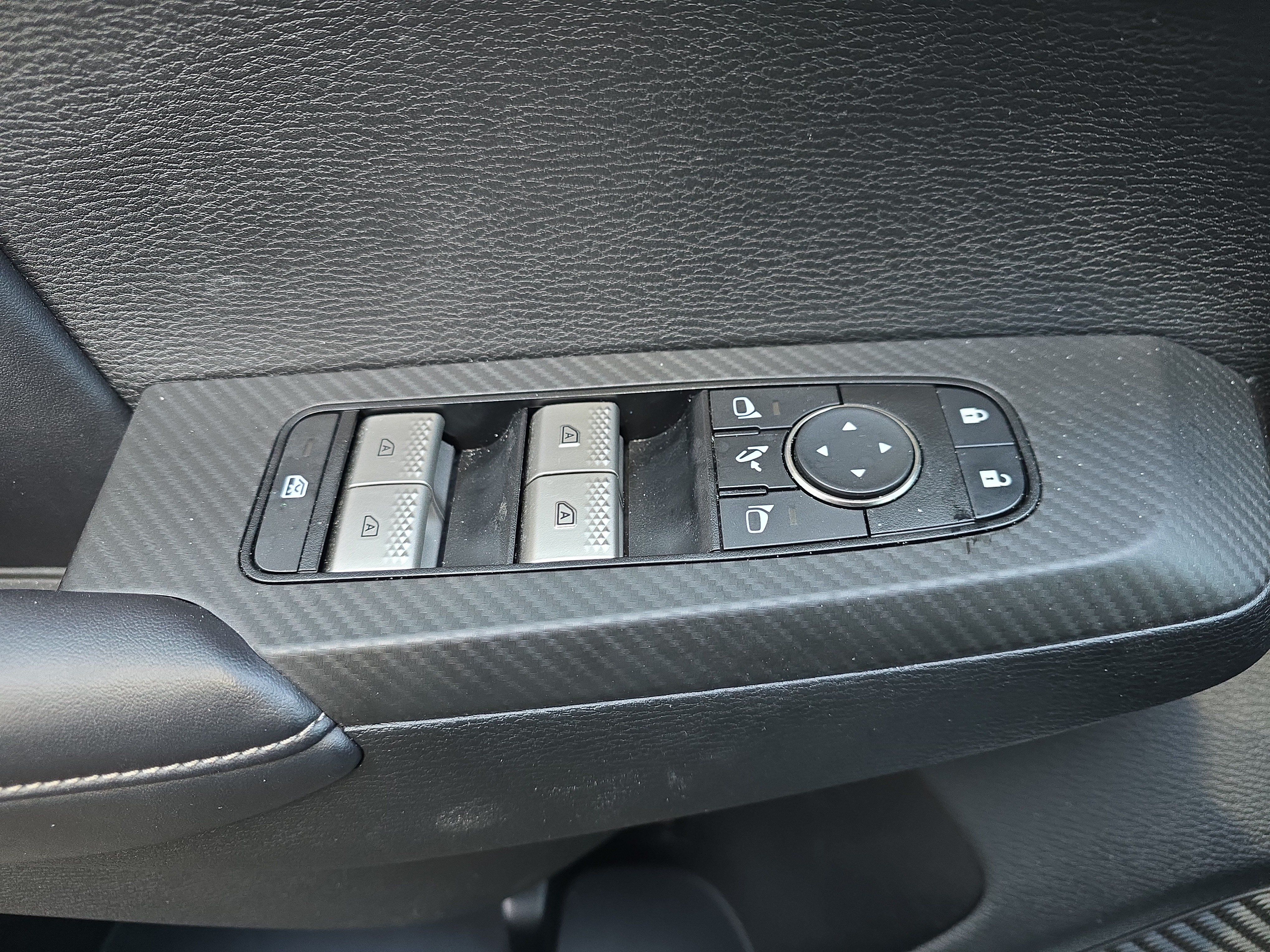 Used 2025 Mitsubishi Outlander SE AWD/4WD image 22