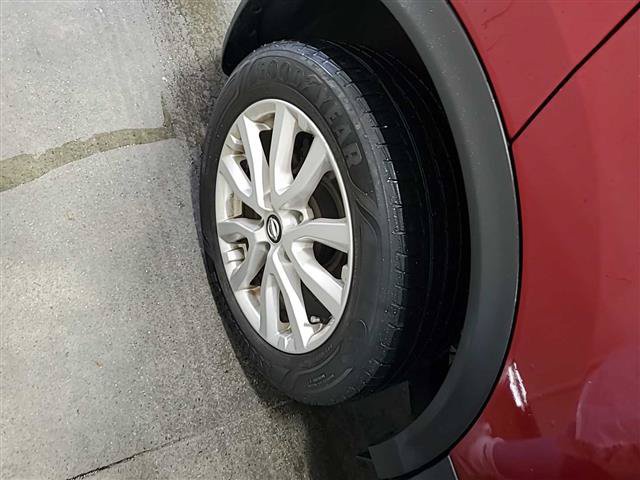 Used 2020 Nissan Rogue Sport SV w/ Technology Package FWD image 17