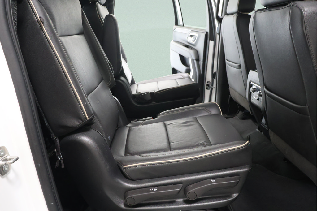 Used 2023 GMC Yukon XL SLT AWD/4WD image 28