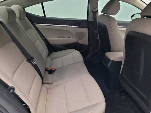 Used 2020 Hyundai Elantra SE image 19