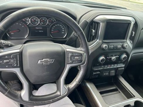 Used 2022 Chevrolet Silverado 1500 LT Trail Boss w/ Convenience Package II AWD/4WD image 9
