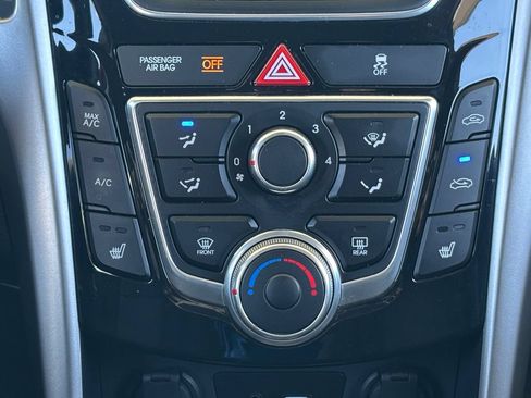 Used 2016 Hyundai Elantra GT FWD image 15