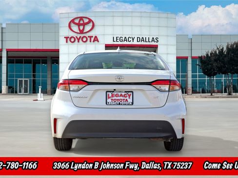 Used 2024 Toyota Corolla LE image 8