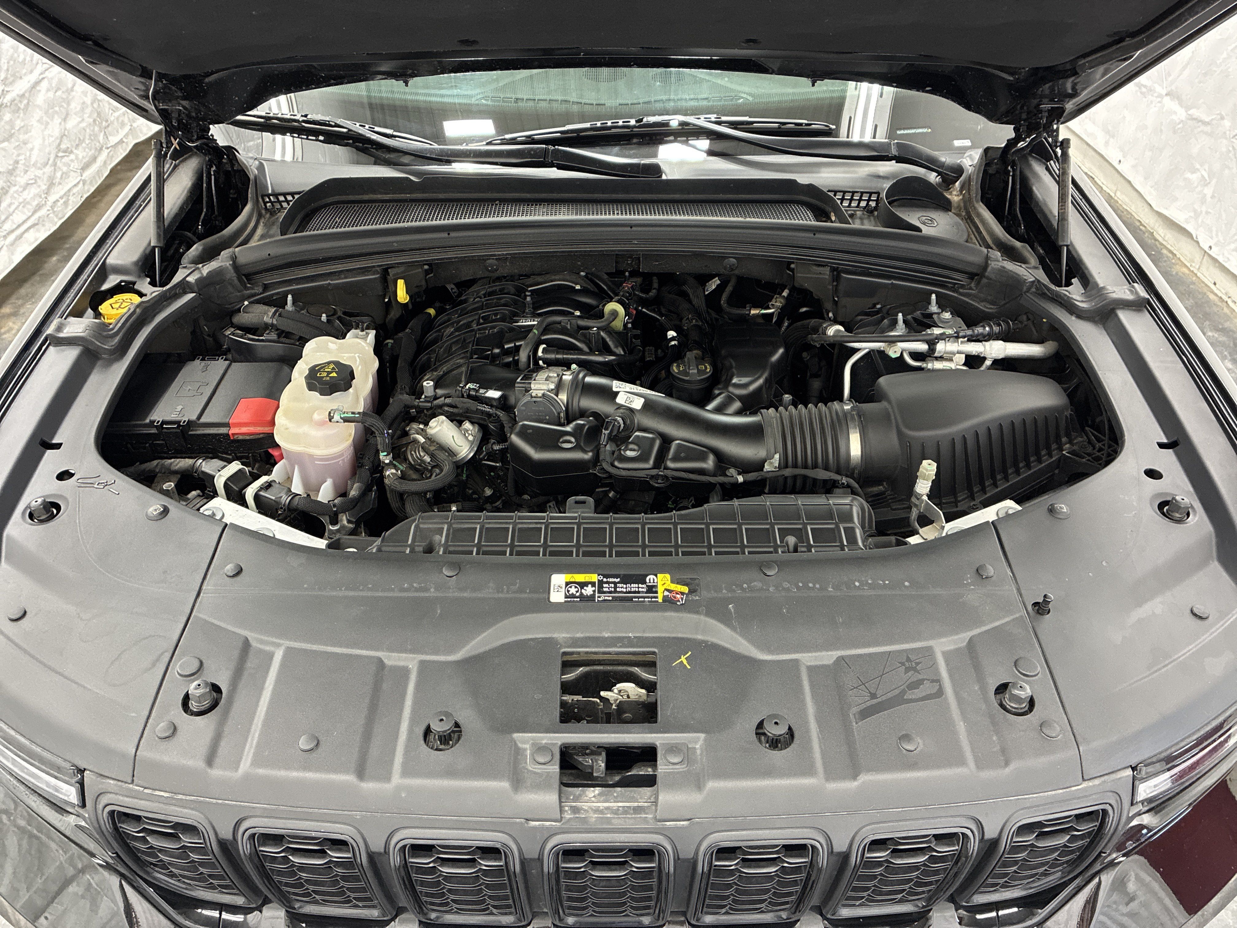 Used 2023 Jeep Grand Cherokee Altitude AWD/4WD image 7