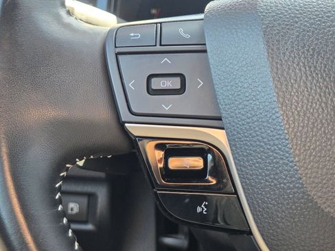 Used 2025 Toyota Camry SE FWD image 27