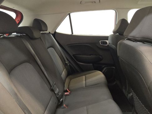 Used 2021 Hyundai Venue SE FWD image 19