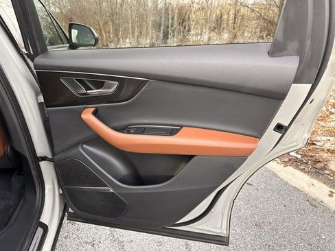 Used 2022 Audi Q7 3.0T Premium Plus w/ Premium Plus Package image 19