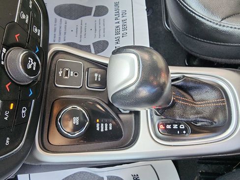 Used 2020 Jeep Compass Latitude w/ Cold Weather Group image 19