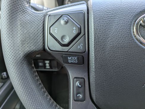 Used 2022 Toyota Tacoma TRD Sport w/ TRD Premium Sport Package AWD/4WD image 33