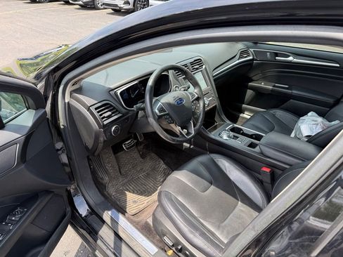 Used 2017 Ford Fusion Titanium FWD image 6