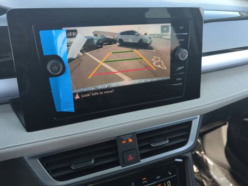 New 2025 Volkswagen Taos SE image 27