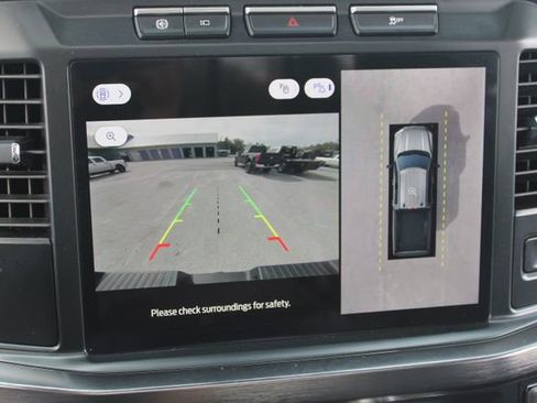 Used 2024 Ford F250 Lariat w/ Black Appearance Package image 25