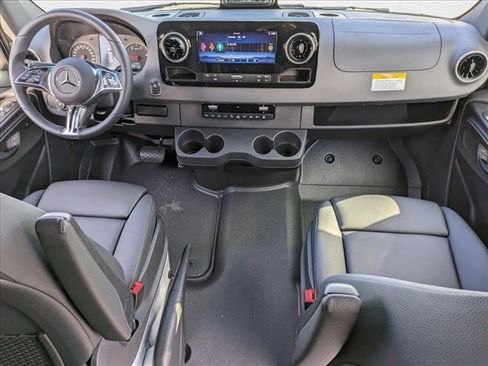 New 2025 Mercedes-Benz Sprinter 2500 image 14