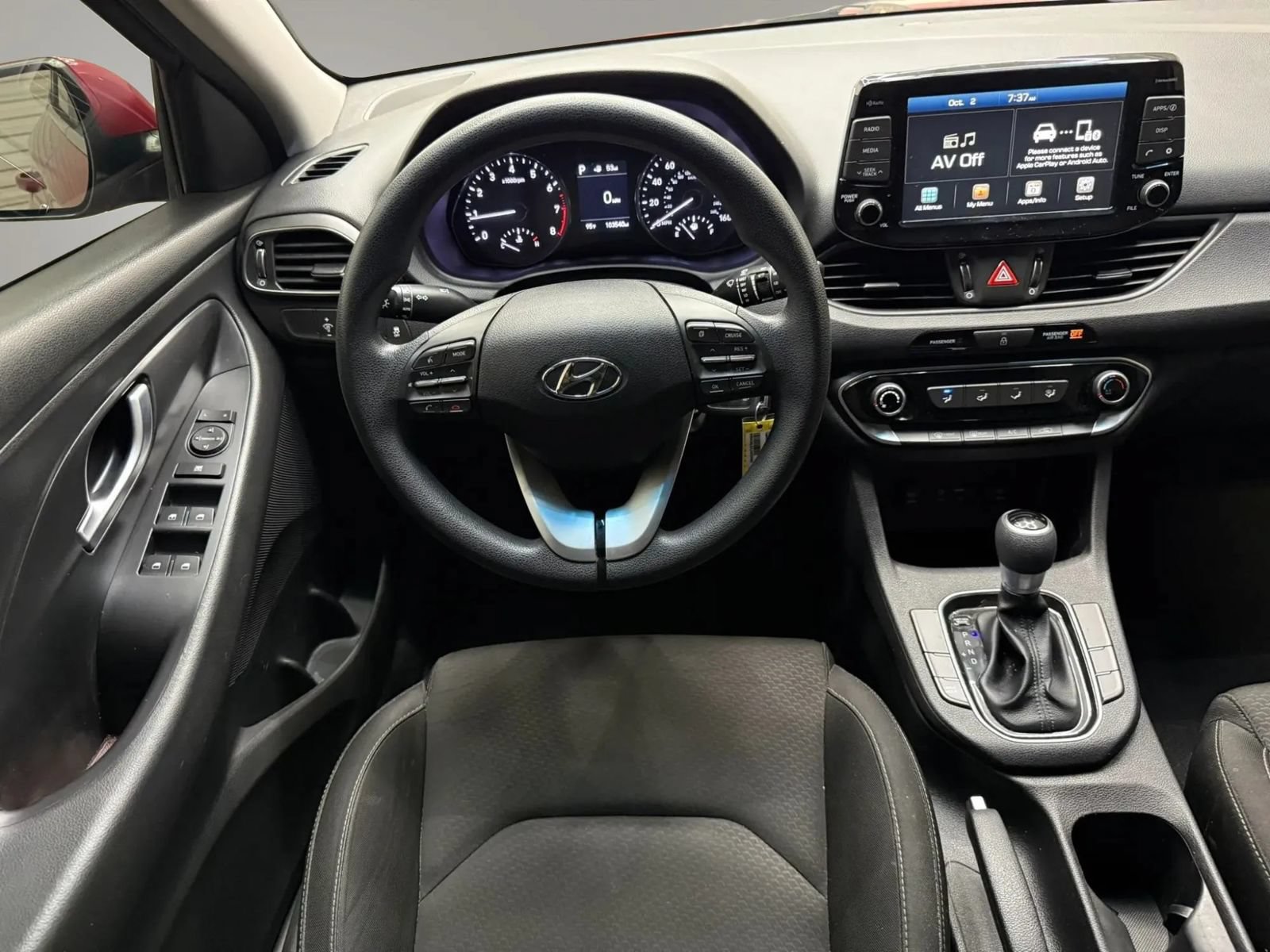 Used 2018 Hyundai Elantra GT FWD image 17