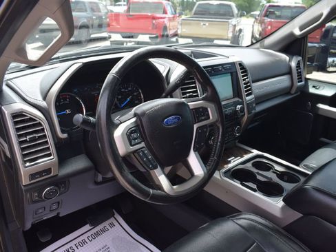 Used 2017 Ford F250 Lariat w/ Lariat Ultimate Package AWD/4WD image 7