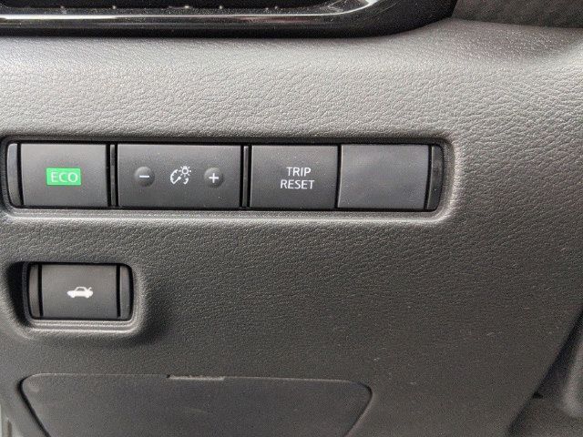 Certified 2025 Nissan Sentra SR FWD image 42
