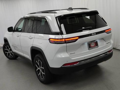 Used 2025 Jeep Grand Cherokee Limited w/ Trailer Tow Package AWD/4WD image 33