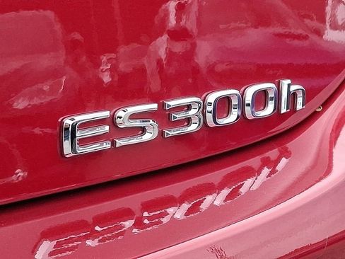 Used 2024 Lexus ES 300h F Sport image 29