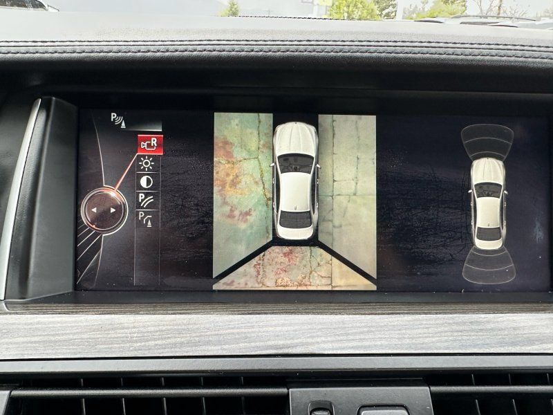 Used 2015 BMW 550i Sedan RWD image 23