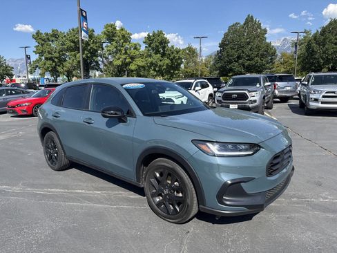 Certified 2025 Honda HR-V Sport image 3