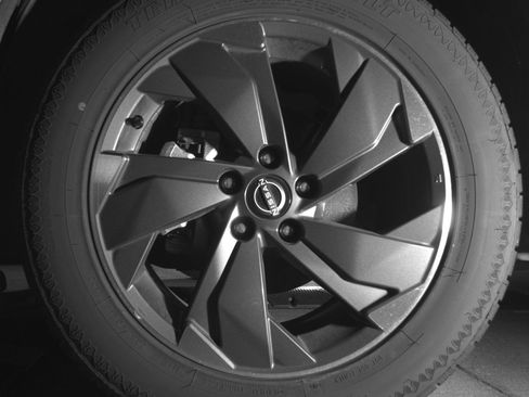 Used 2025 Nissan Rogue SV image 12