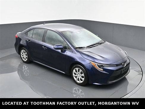 Used 2025 Toyota Corolla LE image 17