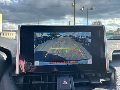Used 2025 Toyota RAV4 LE image 17