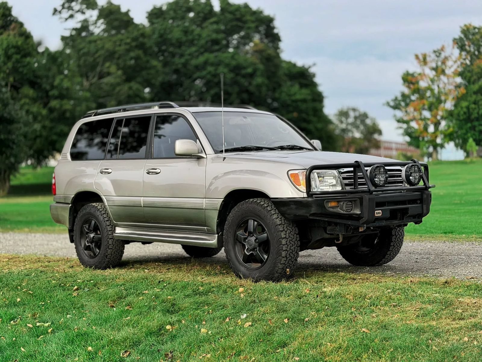 Used 2005 Toyota Land Cruiser AWD/4WD image 3