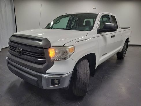Used 2016 Toyota Tundra SR5 image 4