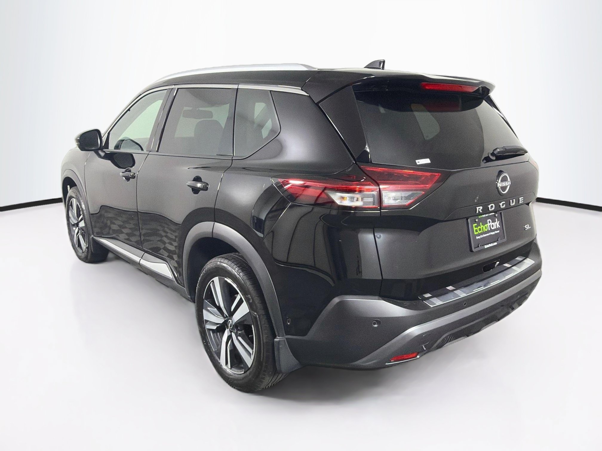 Used 2023 Nissan Rogue SL w/ SL Premium Package FWD image 5