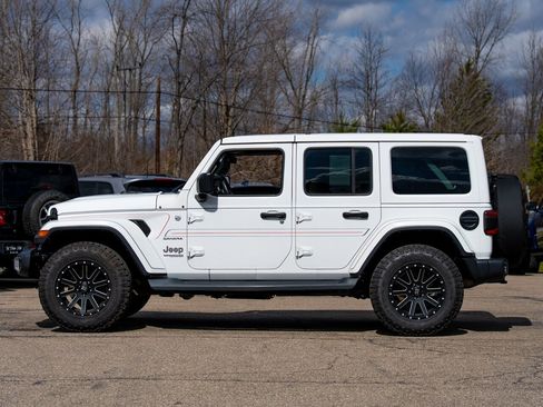 Used 2018 Jeep Wrangler Unlimited Sahara w/ Dual Top Group image 8