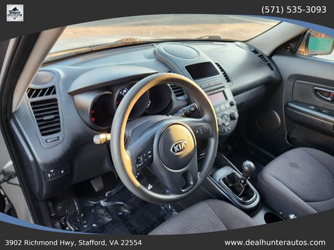 Used 2013 Kia Soul FWD image 22